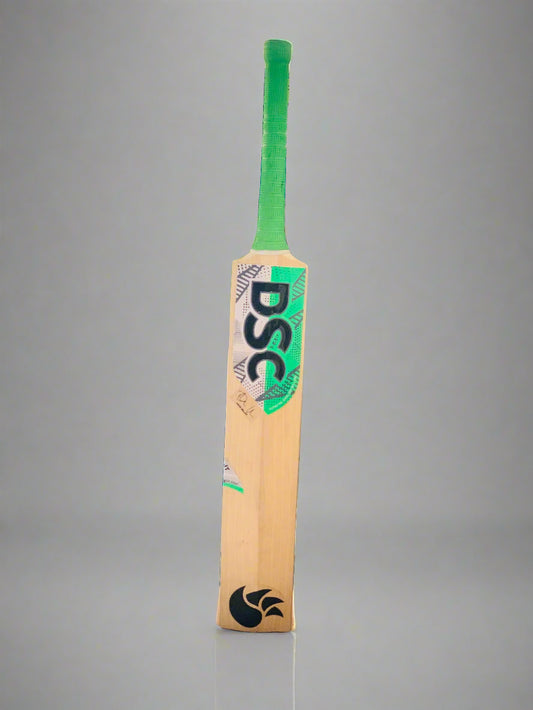 DSC Cricket Bat – Premium Kashmir Willow (Green Edition)