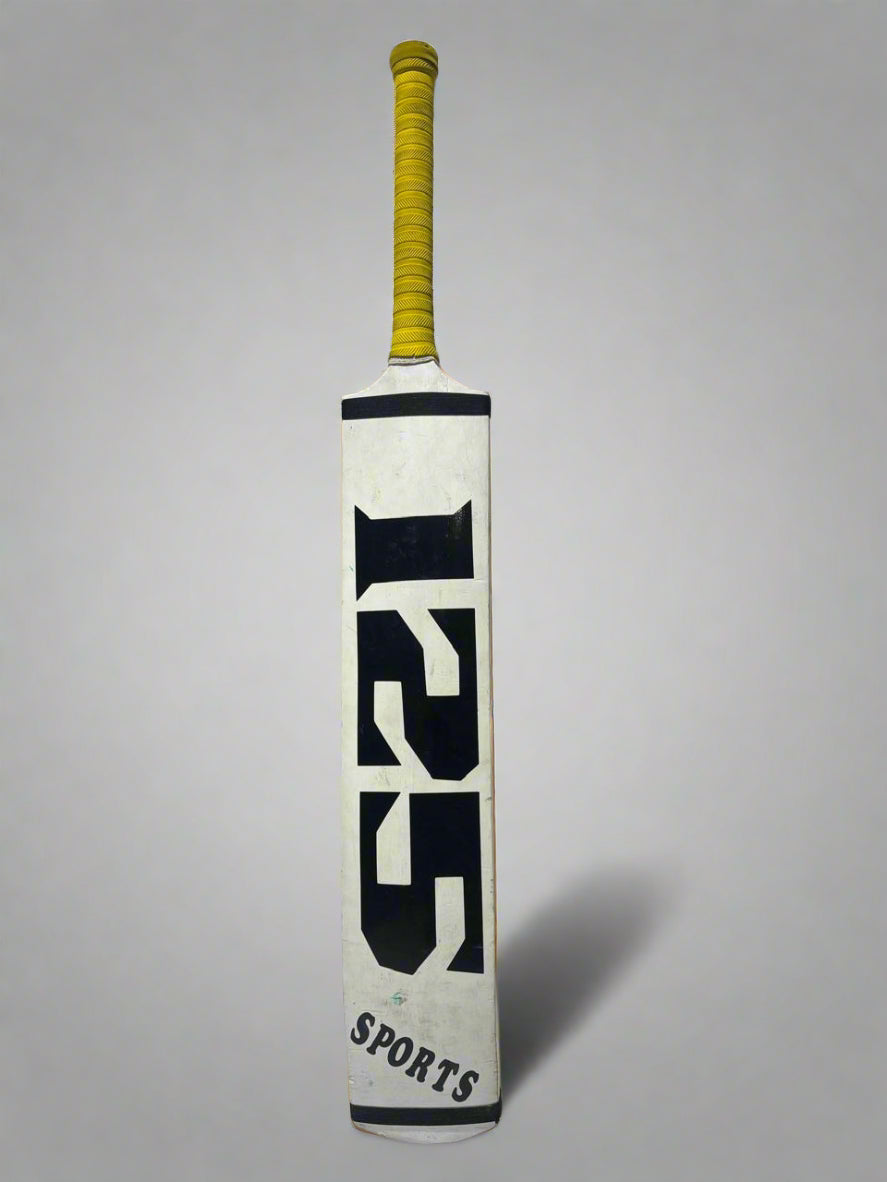 125 Sports Wooden Cricket Bat – Classic Design & Superior Grip